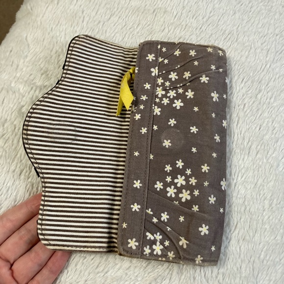 Thirty one . Cute floral wallet. - Picture 5 of 8